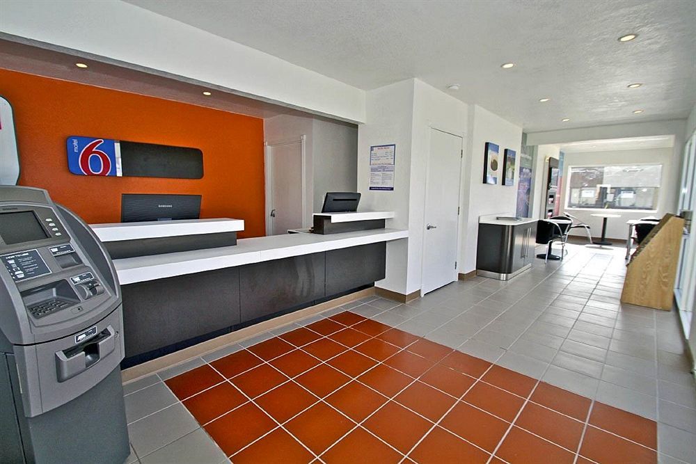 Motel 6-Long Beach, Ca - International City Экстерьер фото