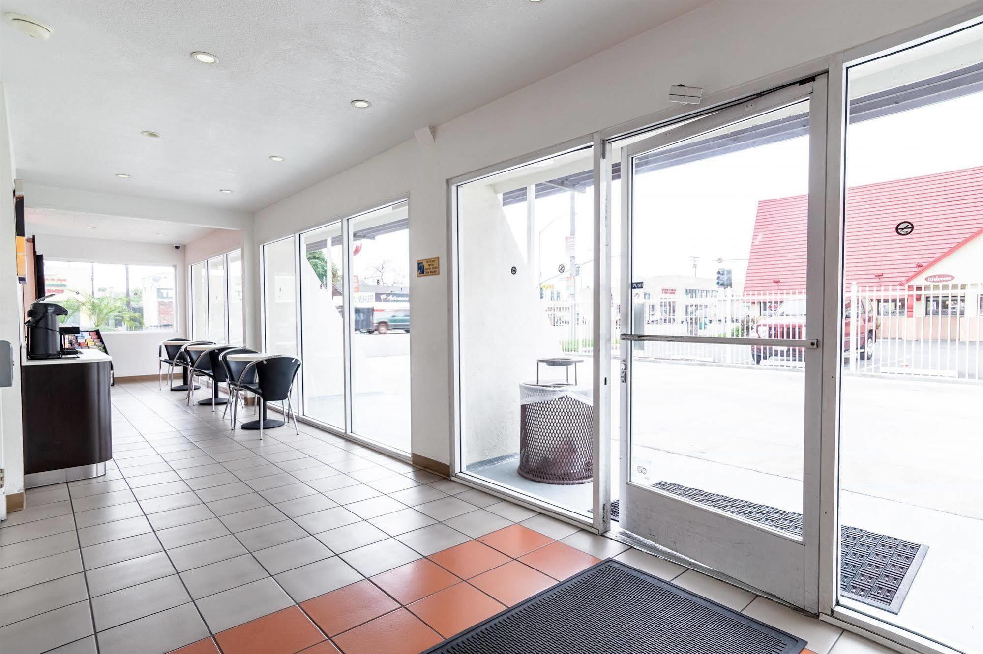 Motel 6-Long Beach, Ca - International City Экстерьер фото