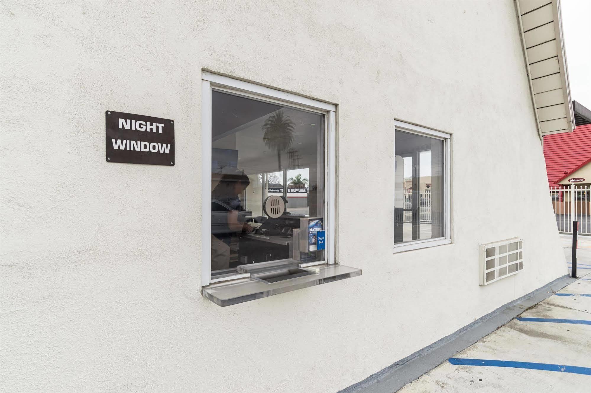 Motel 6-Long Beach, Ca - International City Экстерьер фото